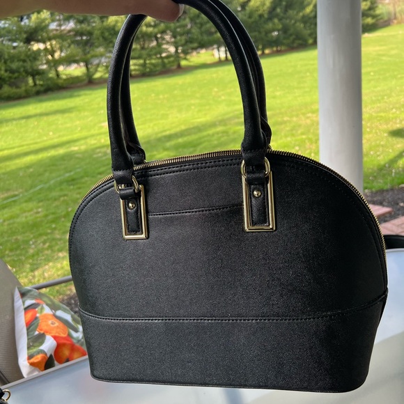 Anne Klein - Picture 5 of 7